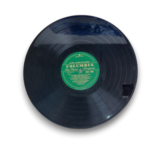 Olives, Almonds And Raisins