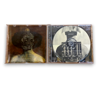 Le Roi Est Mort, Vive Le Roi!