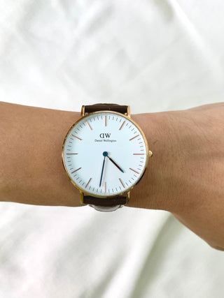 Daniel Wellington Quartz Gold Round Brown Leather Strap Watch