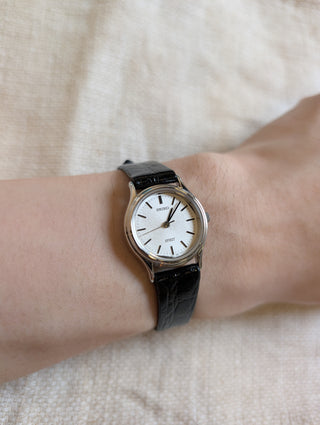 Vintage Seiko Quartz Silver Round Leather Strap Watch #1