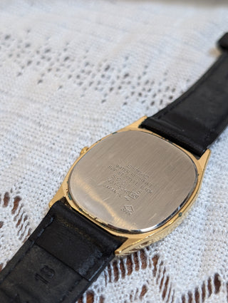 Vintage Seiko Quartz Gold Rounded Rectangular Leather Strap Watch