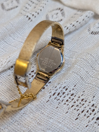 Vintage Seiko Quartz Gold Round Mesh Strap Watch