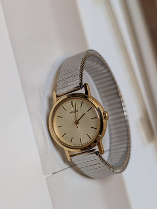 Vintage Seiko Quartz Gold Round Silver Bracelet Watch