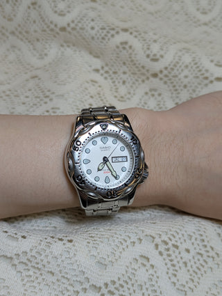 Vintage Casio Quartz Diver Silver-Tone Round Bracelet Watch